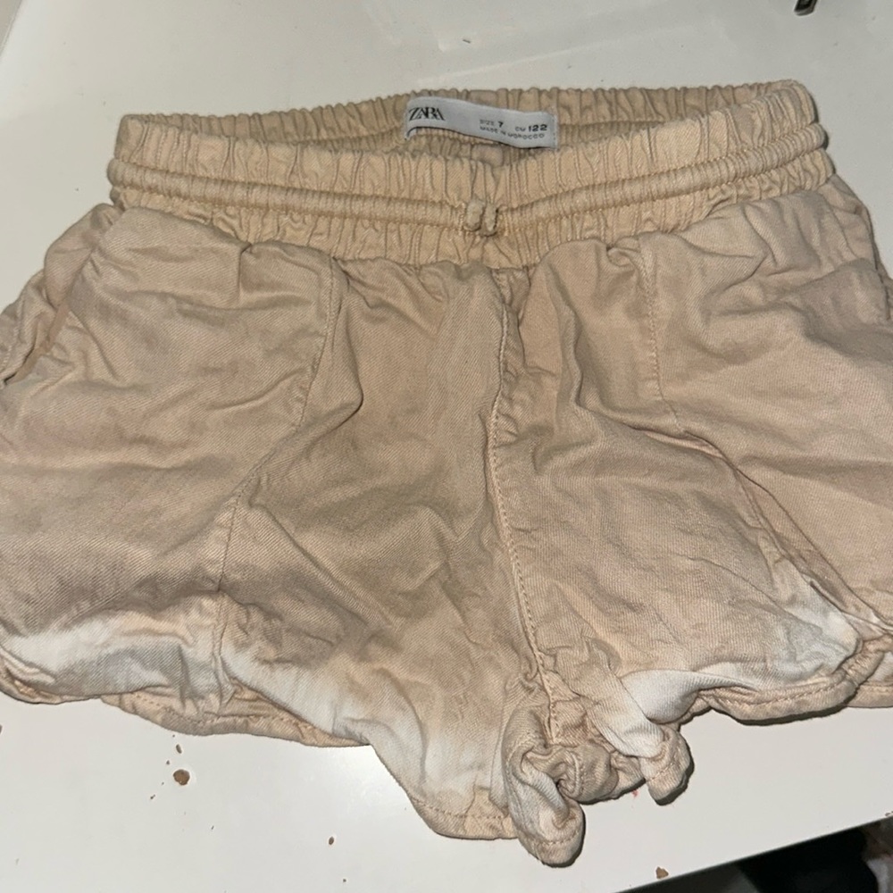 beige + white ZARA shorts